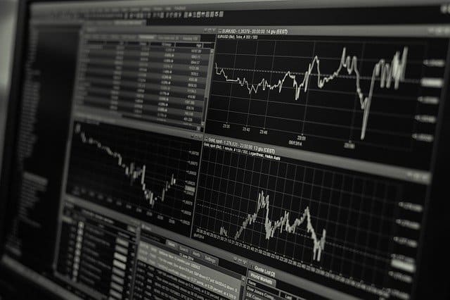 Is it Easier to Choose a Stockbroker Now Compared to in the Past?