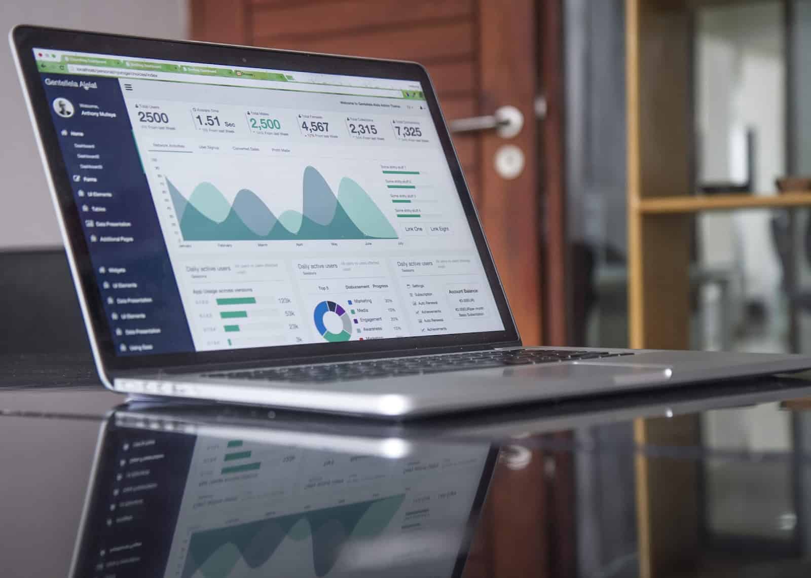 Data and Knowledge Management