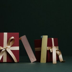 From Pens to Premium: The Shift to Luxury Personalised Gifts for Corporate Events